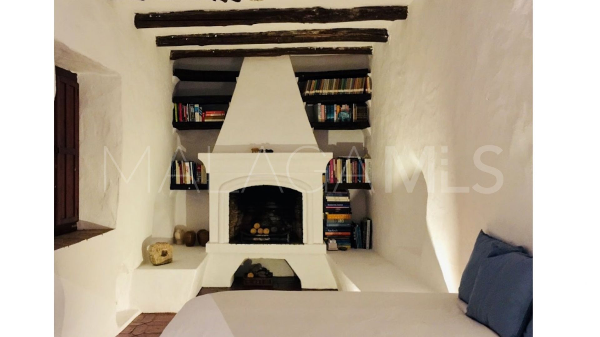 Landhaus for sale in Estepona