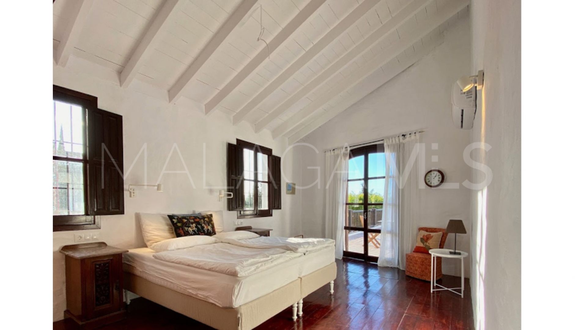 Landhaus for sale in Estepona