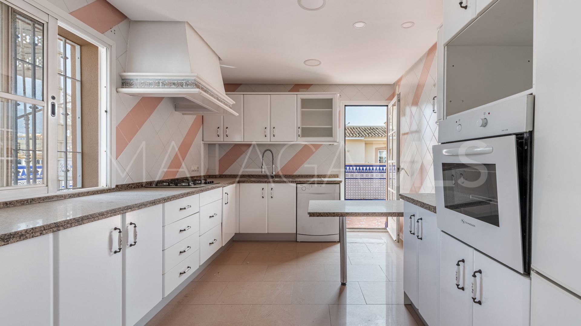 6 bedrooms penthouse in Fuengirola Centro for sale