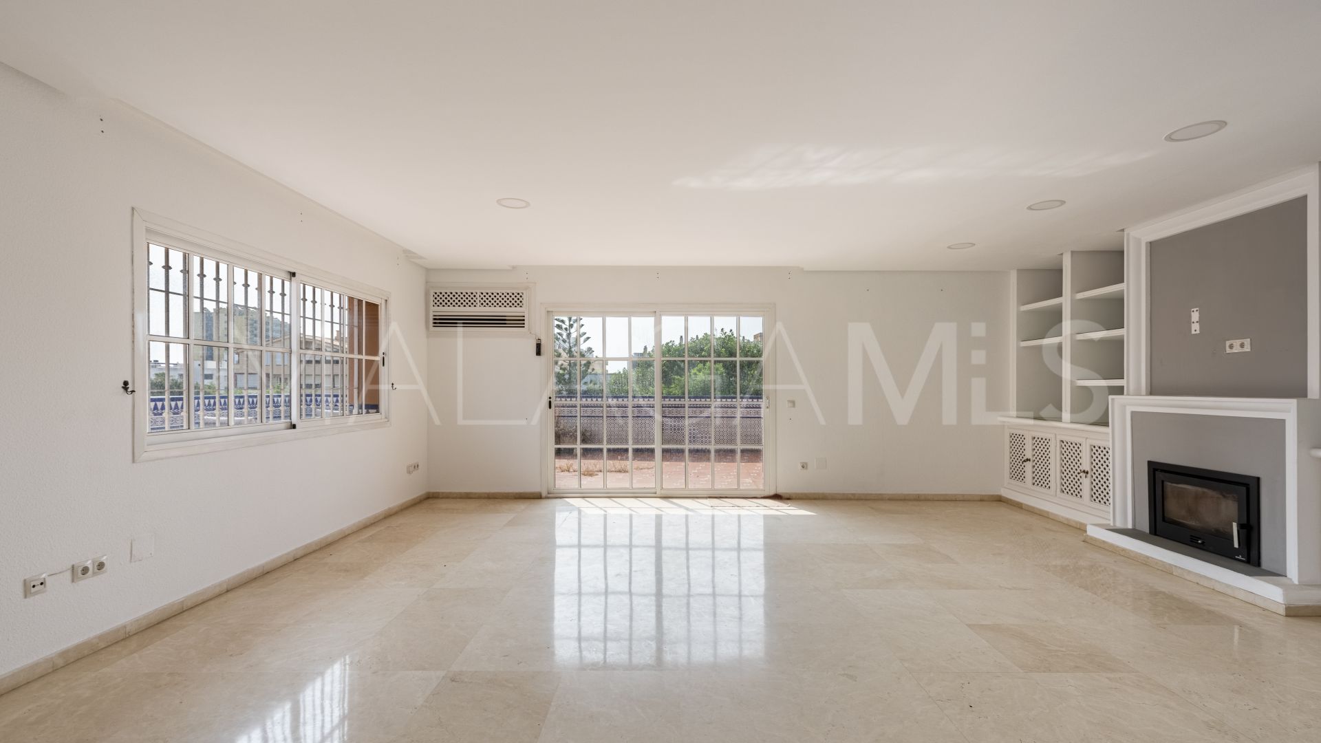 6 bedrooms penthouse in Fuengirola Centro for sale