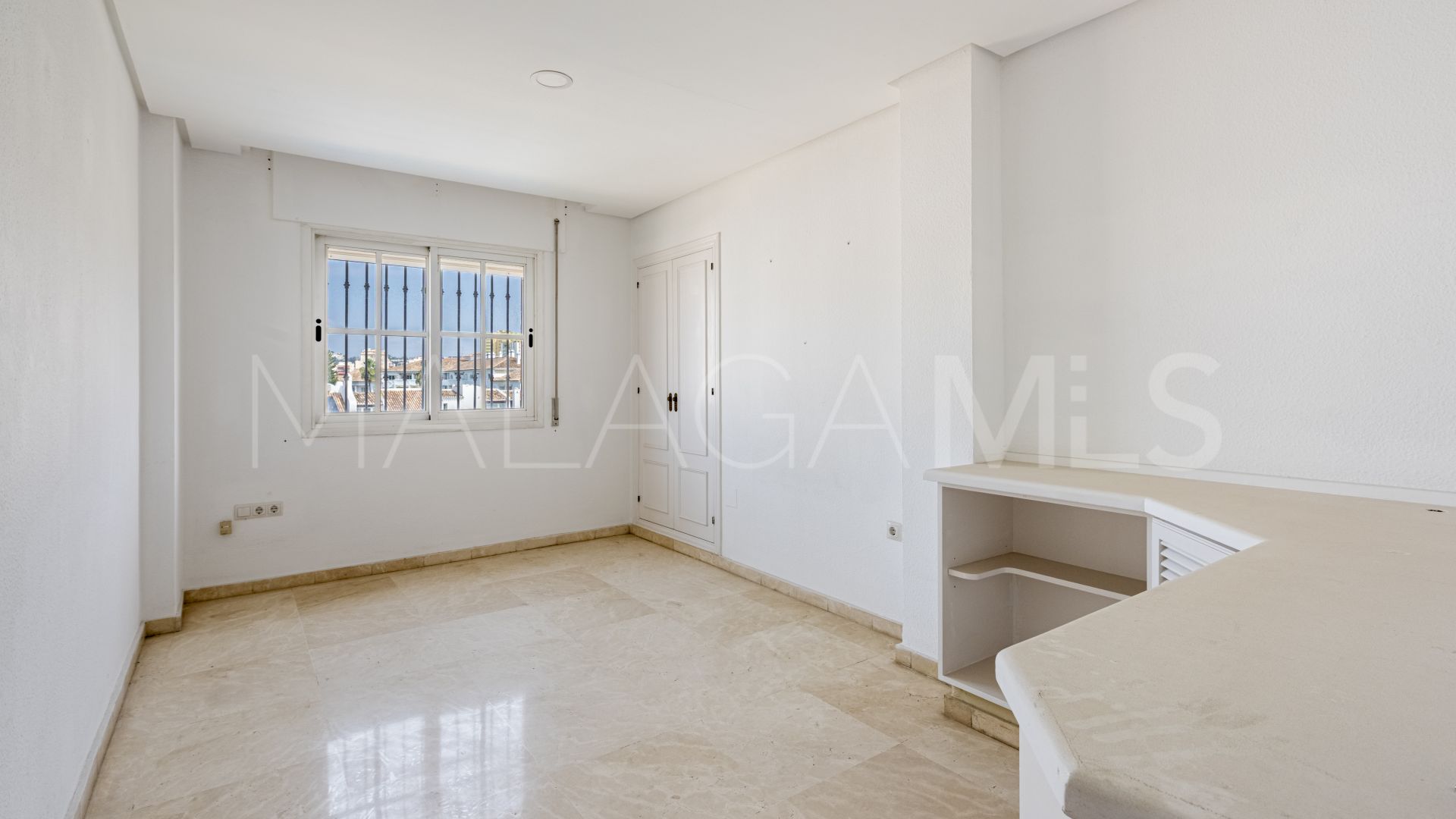 6 bedrooms penthouse in Fuengirola Centro for sale