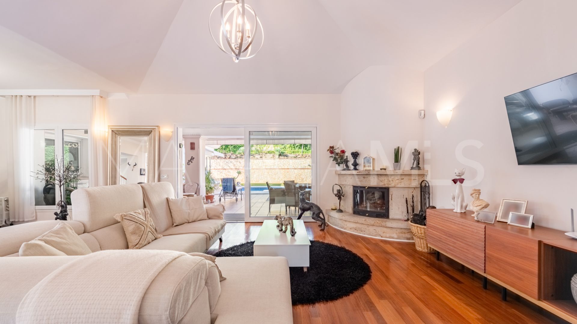 Villa for sale in Fuengirola