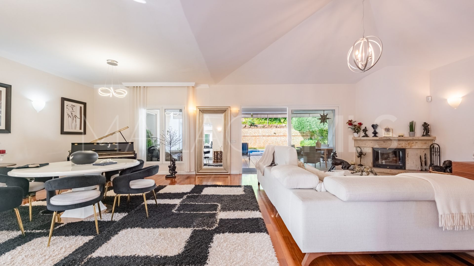 Villa for sale in Fuengirola
