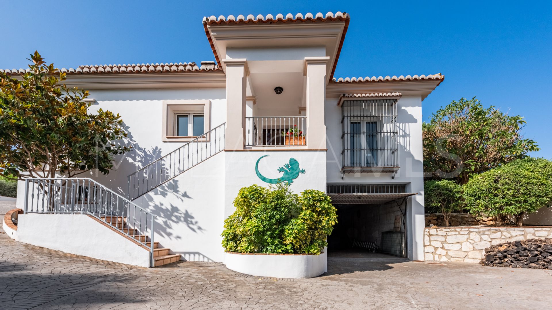 Villa for sale in Fuengirola