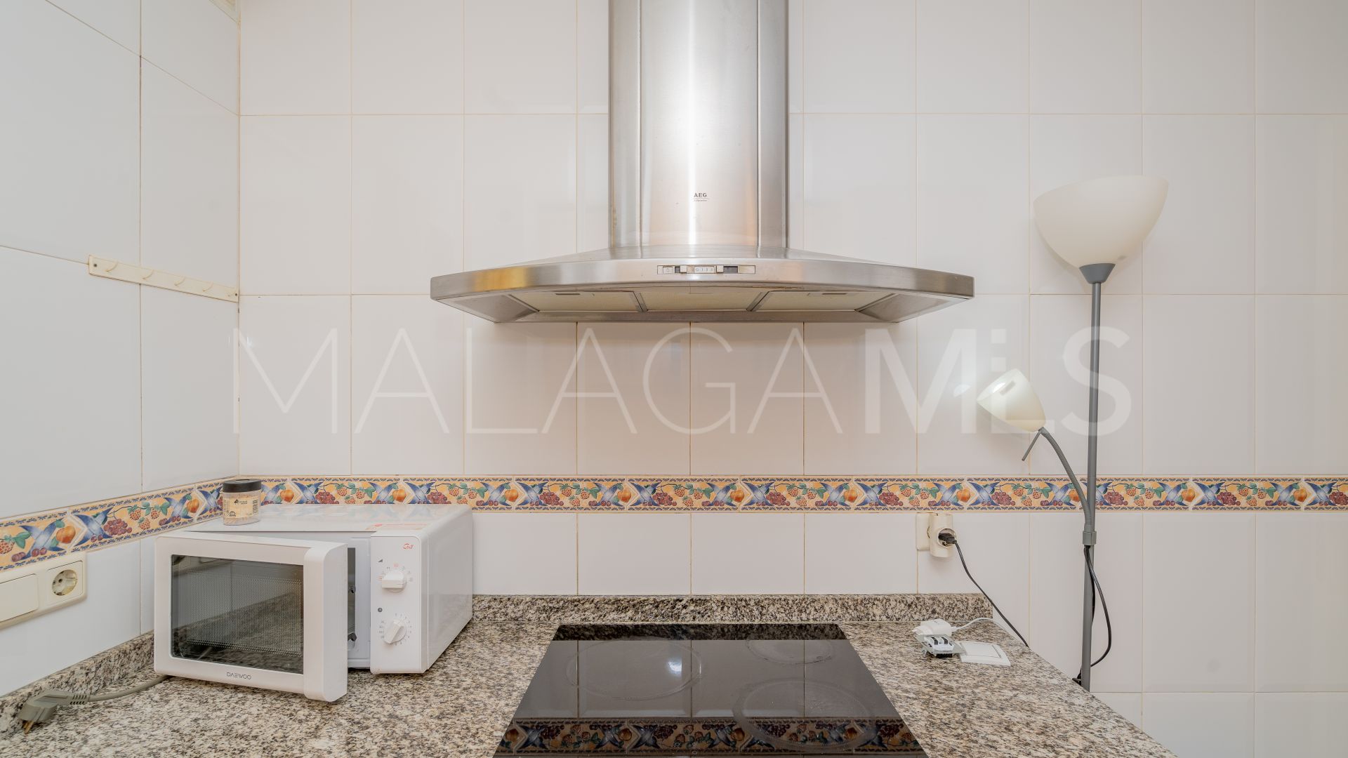 Se vende apartamento planta baja in Estepona Centro de 1 bedroom