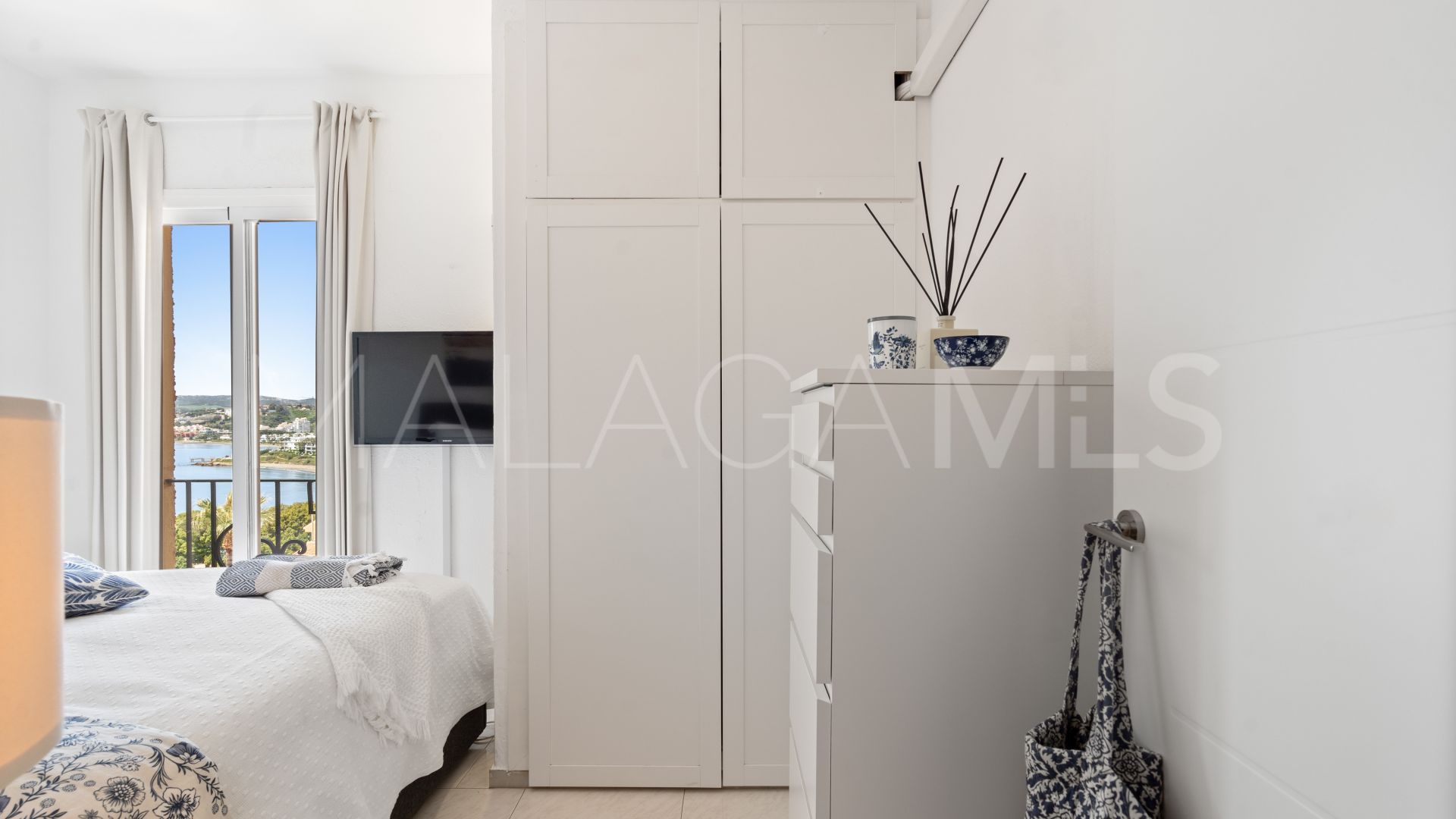 Estepona Puerto, apartamento a la venta