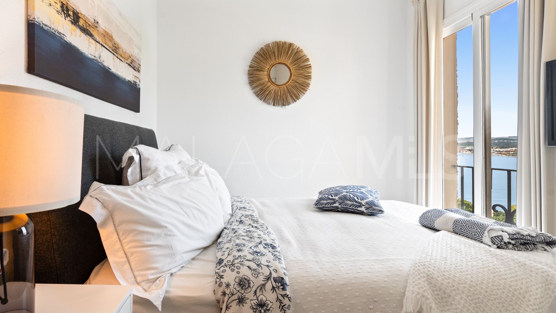Estepona Puerto, apartamento a la venta