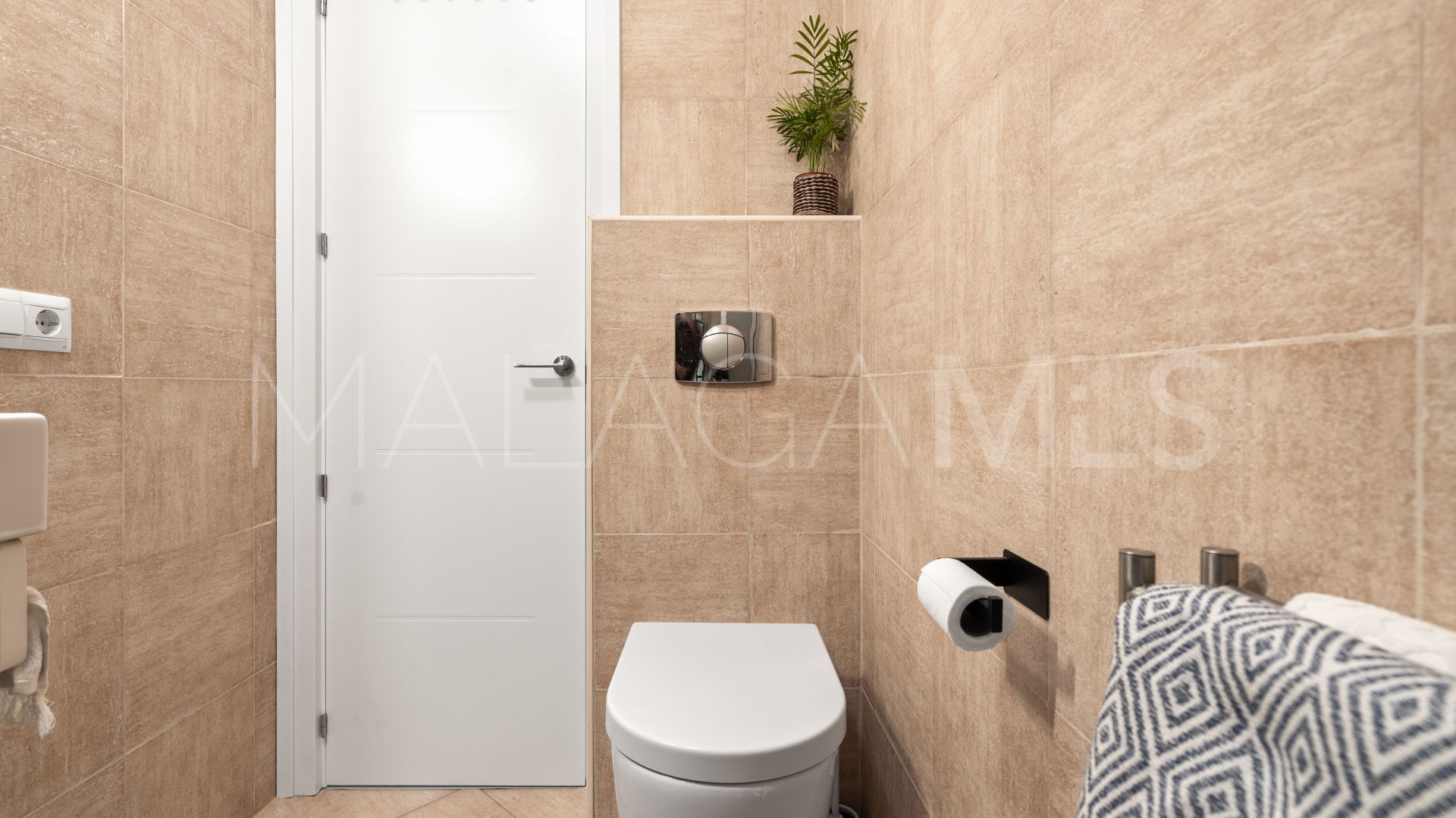 Estepona Puerto, apartamento a la venta