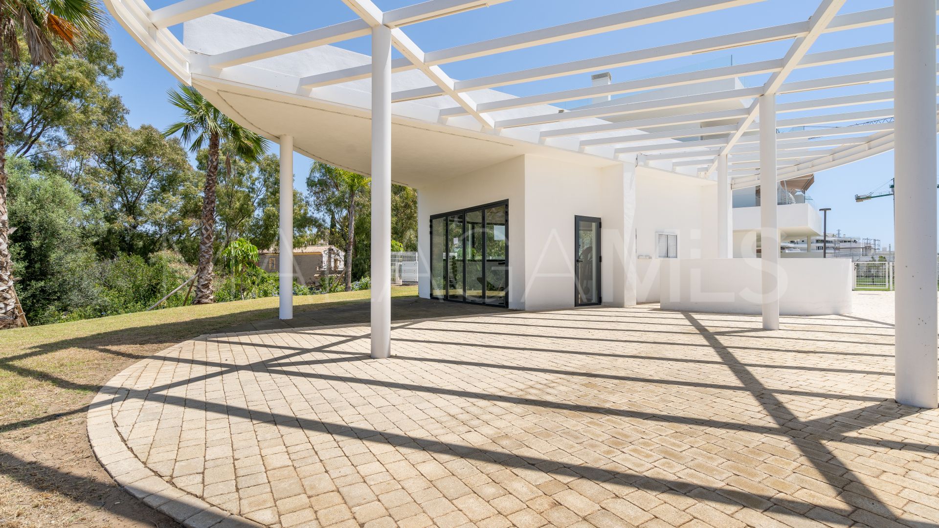 Buy apartamento in Estepona Oeste with 3 bedrooms