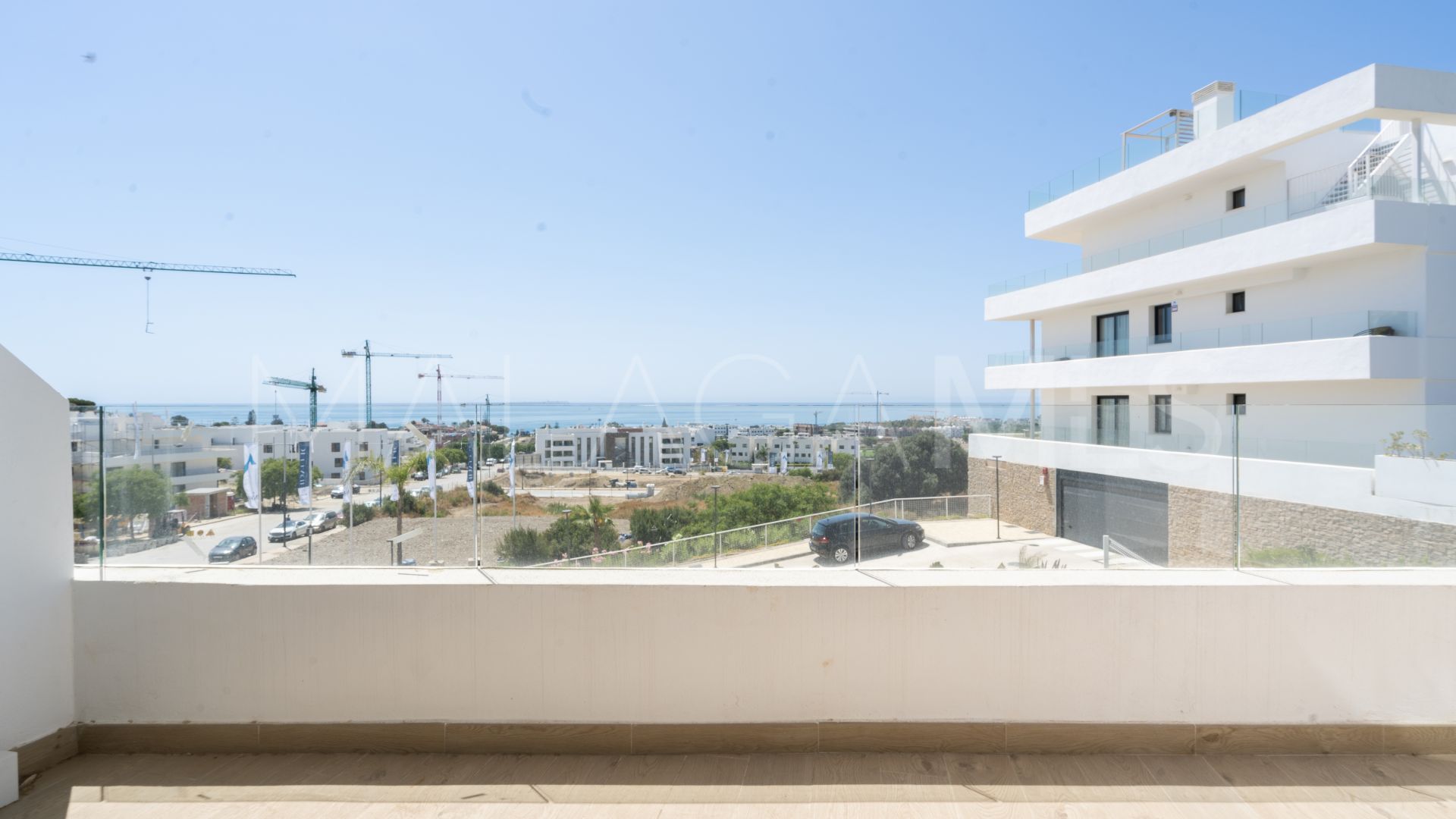 Buy apartamento in Estepona Oeste with 3 bedrooms
