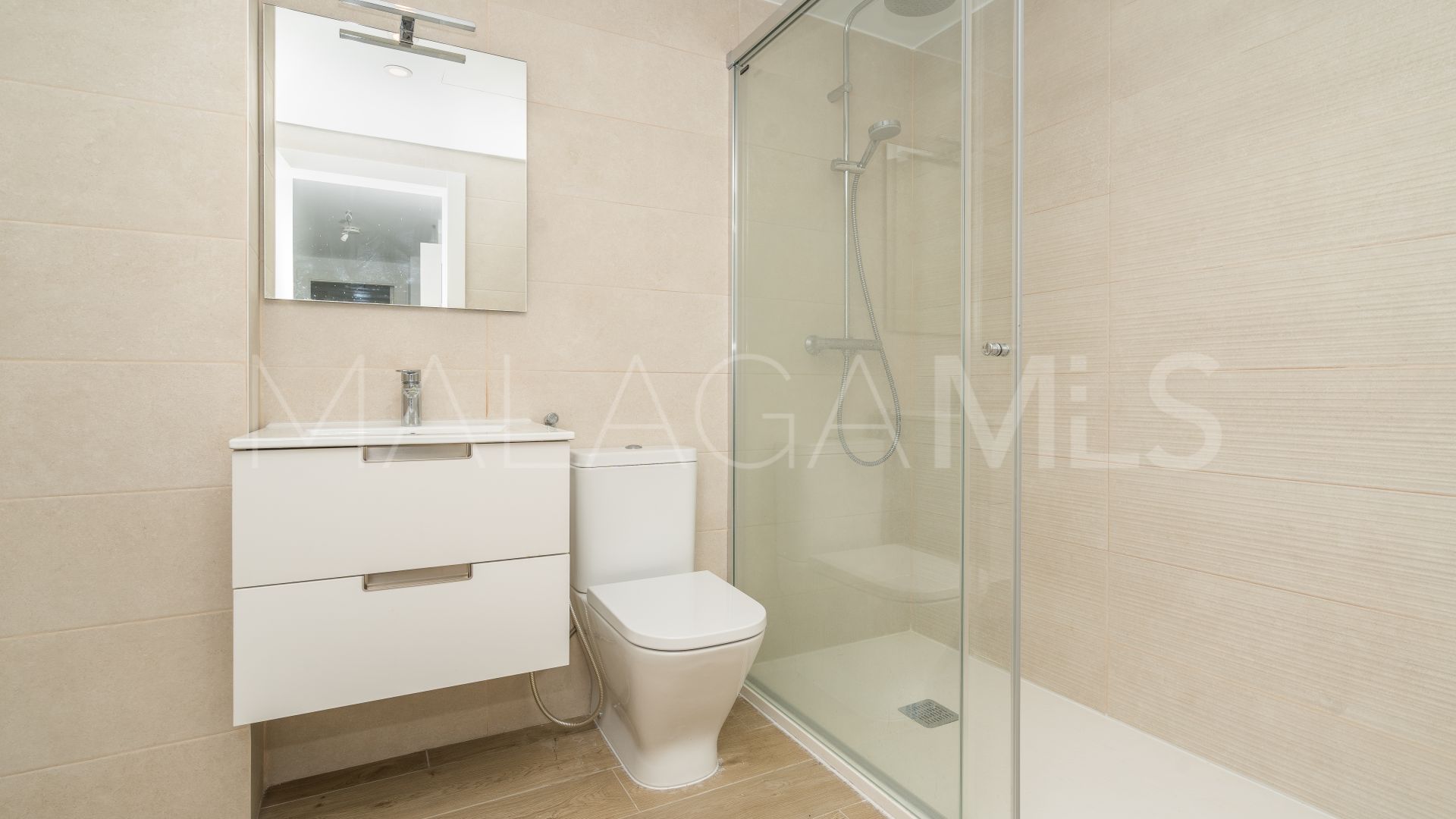 Buy apartamento in Estepona Oeste with 3 bedrooms