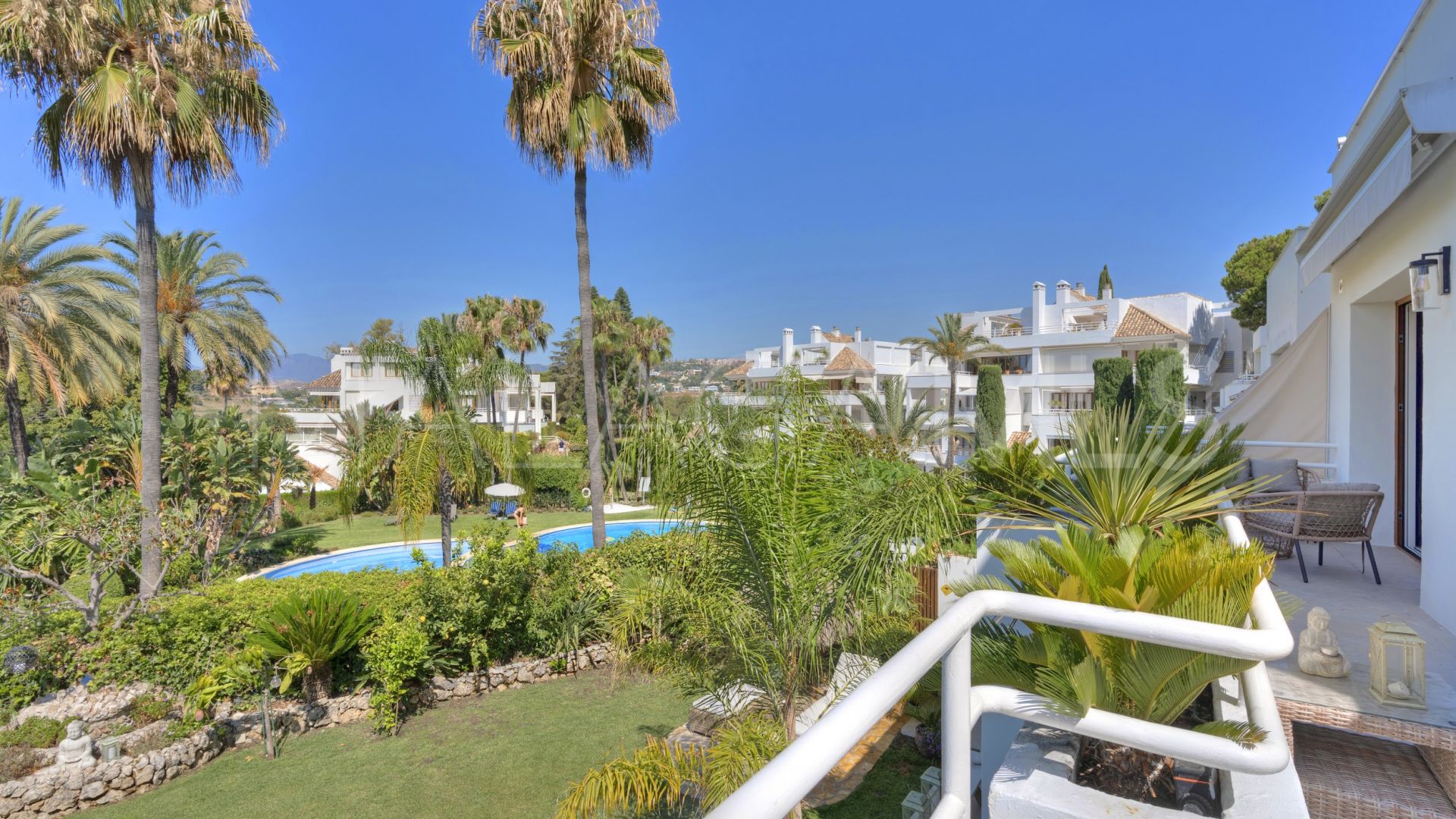 Duplex planta baja a la venta in Alcores del Golf