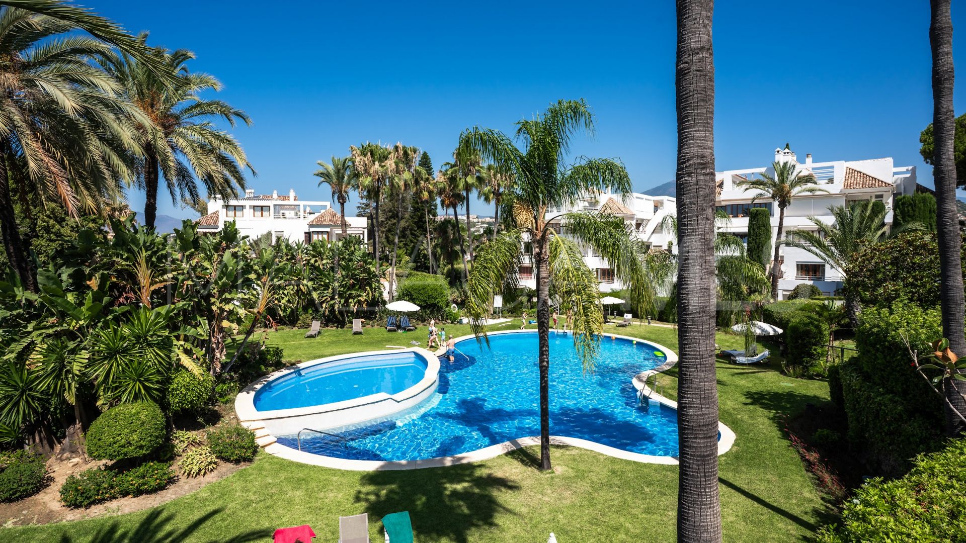 Duplex planta baja a la venta in Alcores del Golf