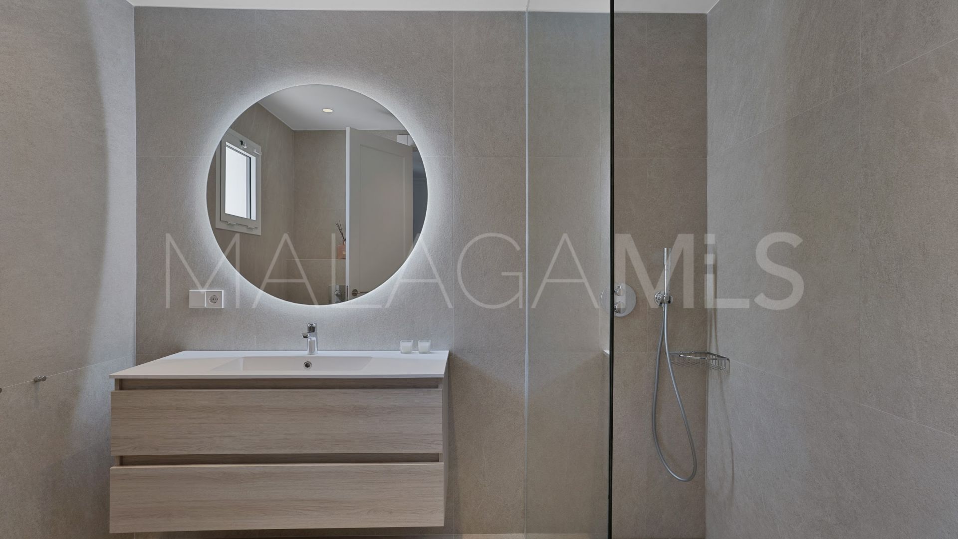 Duplex planta baja a la venta in Alcores del Golf