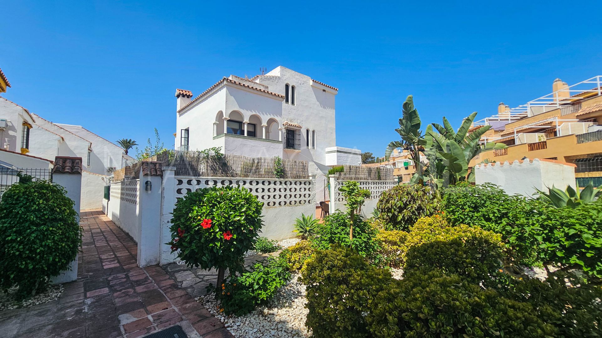 Doppelhaushälfte for sale in Marina de Casares