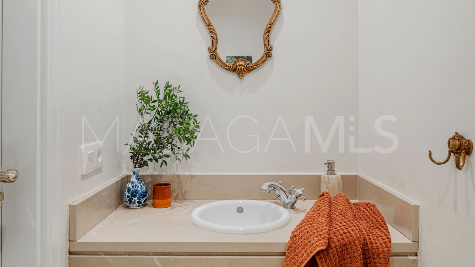 Reihenhaus for sale in Estepona Ost