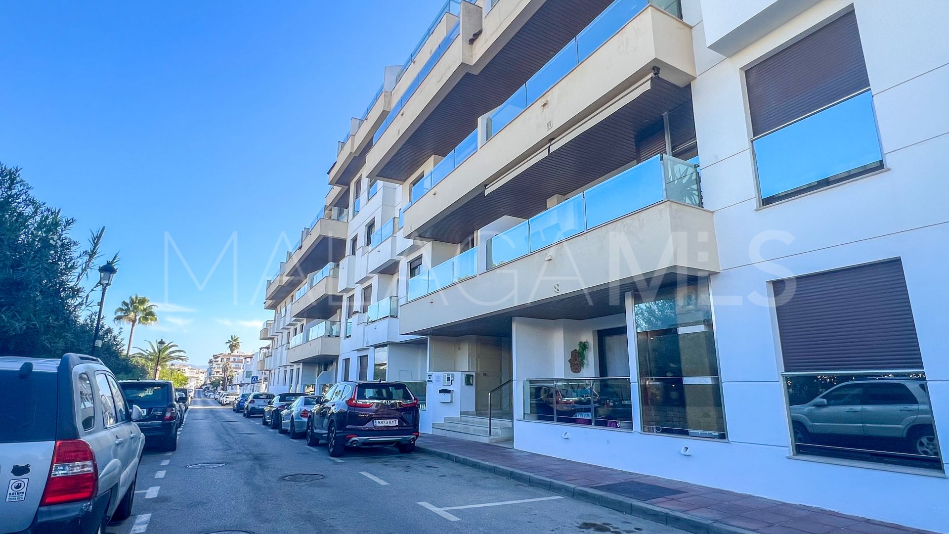 Puerto La Duquesa apartment for sale