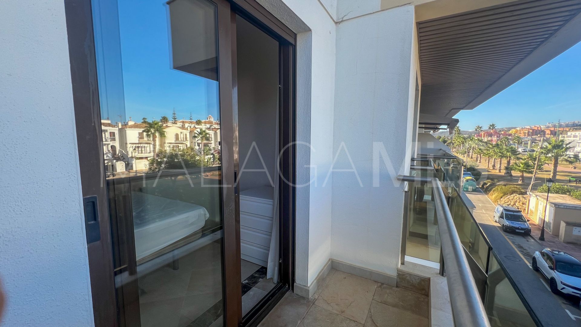 Puerto La Duquesa apartment for sale