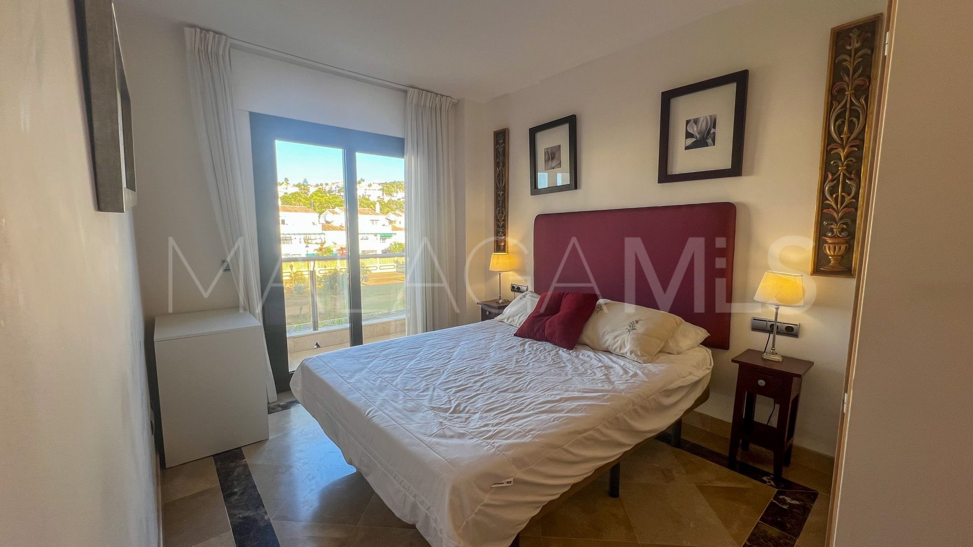 Puerto La Duquesa apartment for sale
