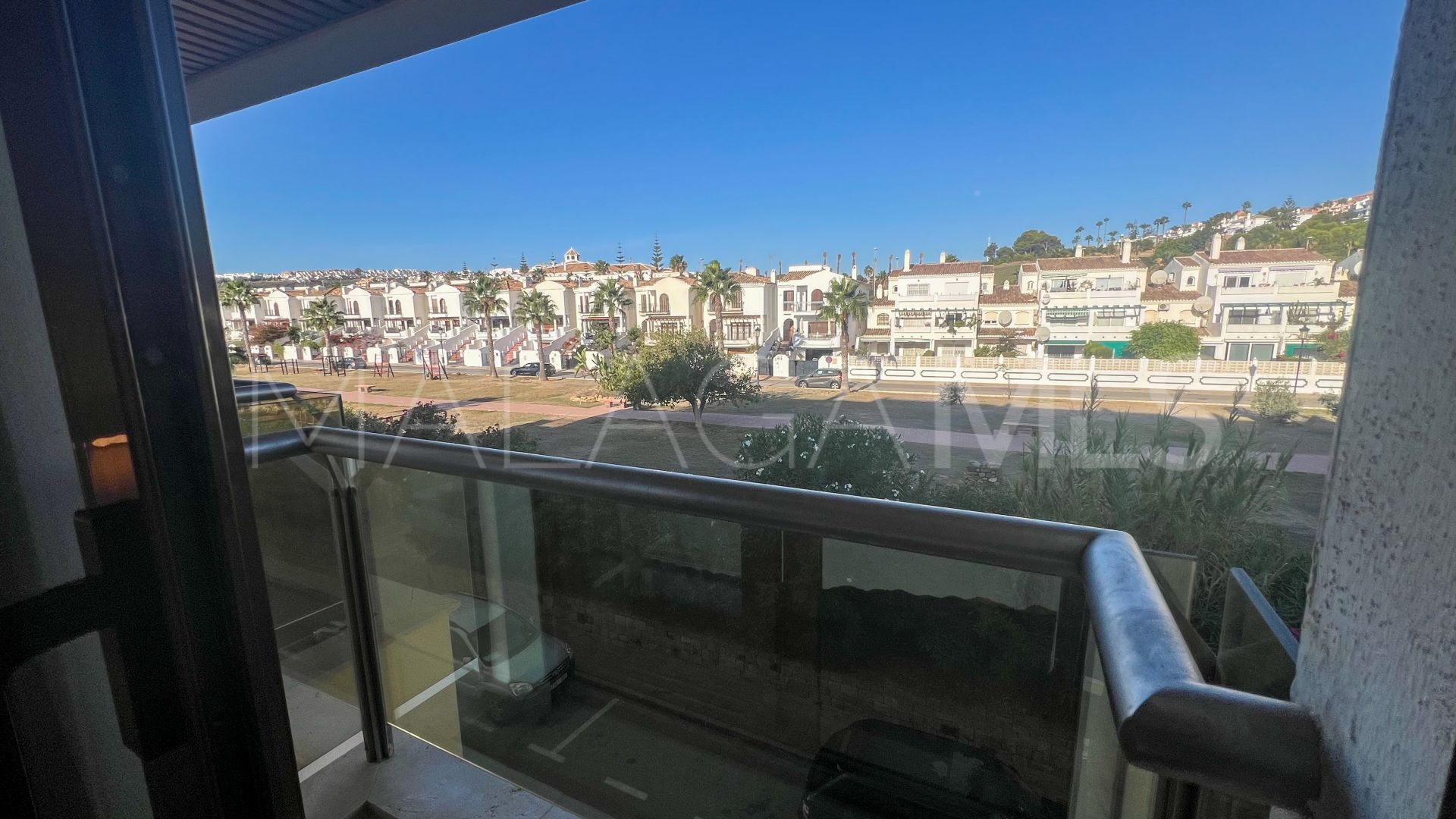 Puerto La Duquesa apartment for sale