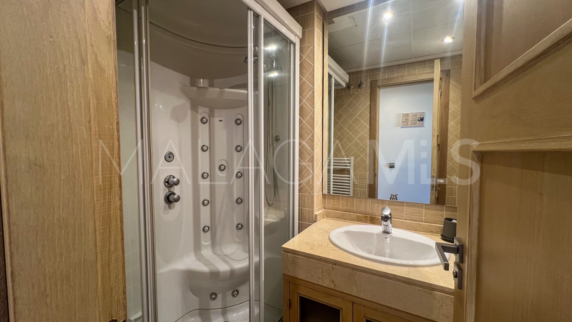 Puerto La Duquesa apartment for sale