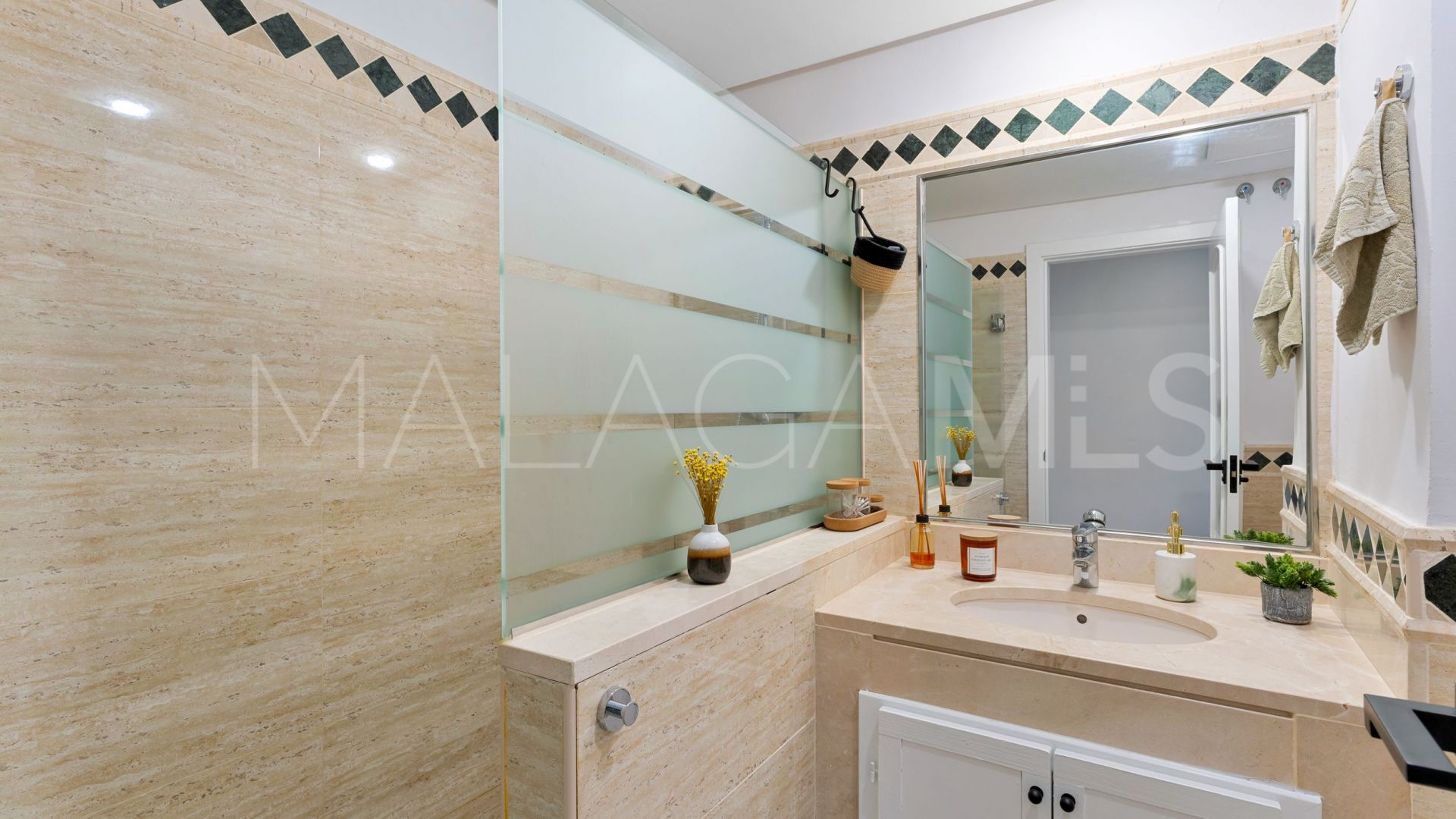 Apartamento planta baja for sale de 2 bedrooms in El Soto de Marbella