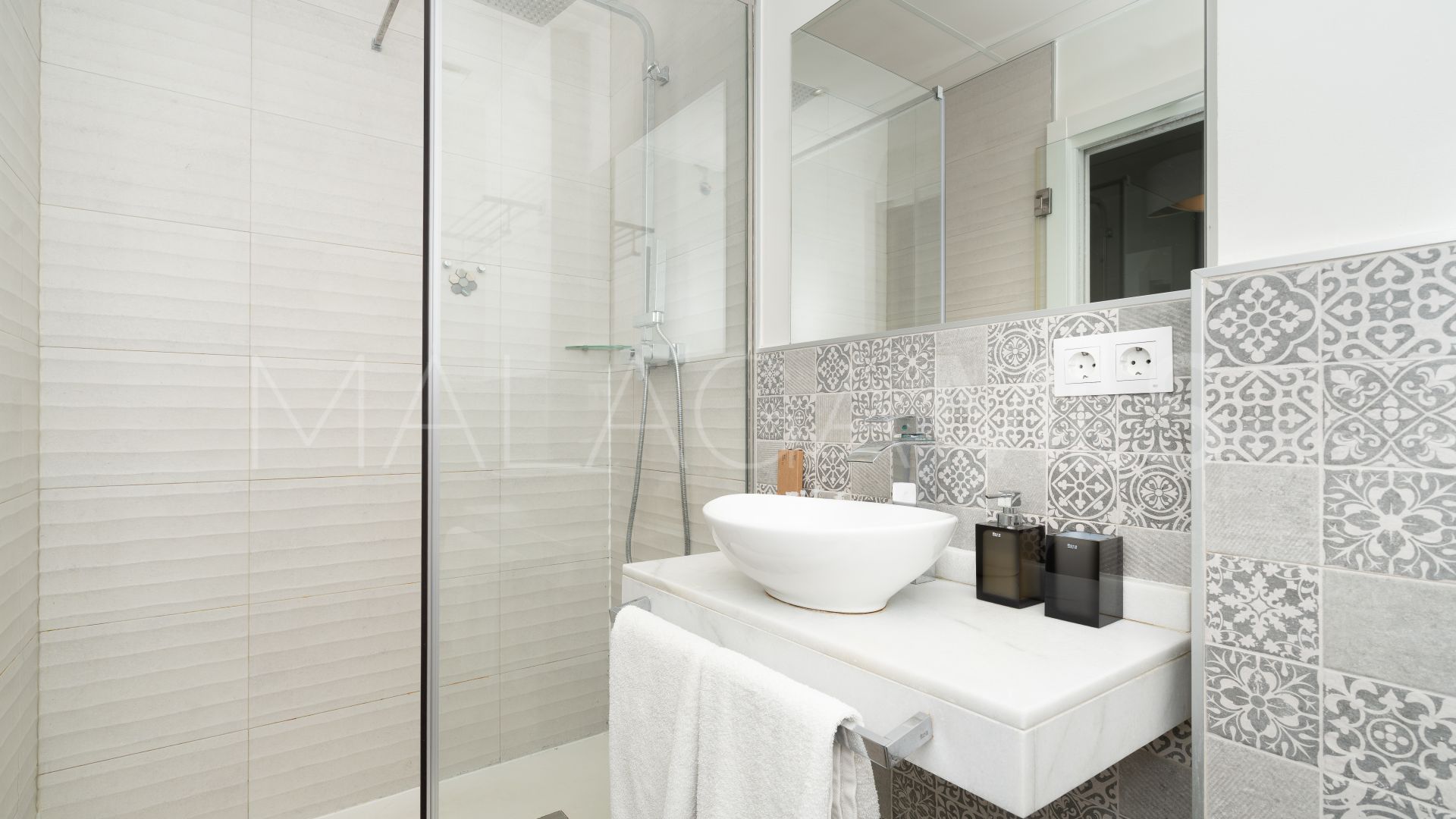 For sale Estepona Old Town 11 bedrooms hotel