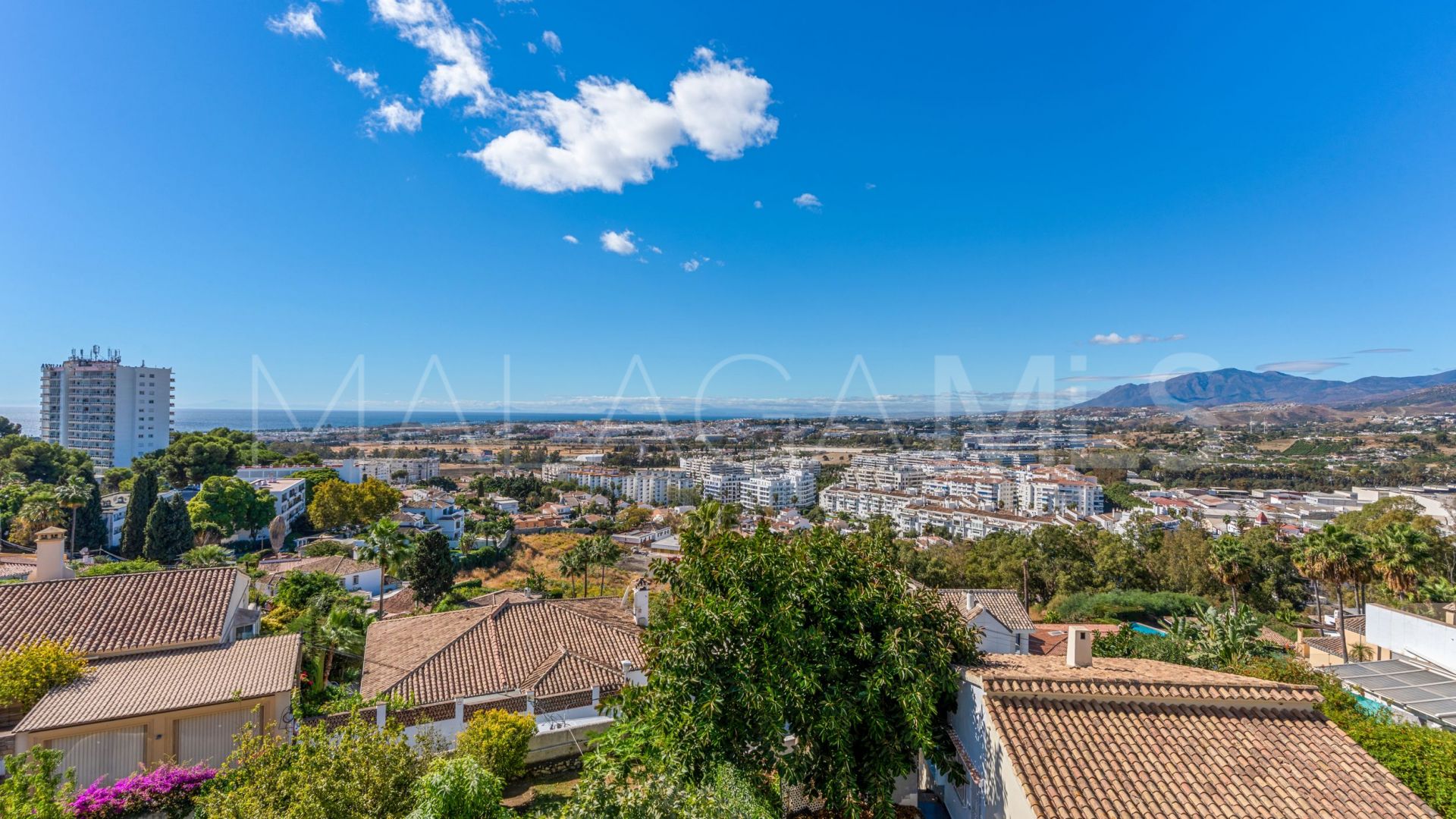 Se vende villa de 4 bedrooms in Nueva Andalucia