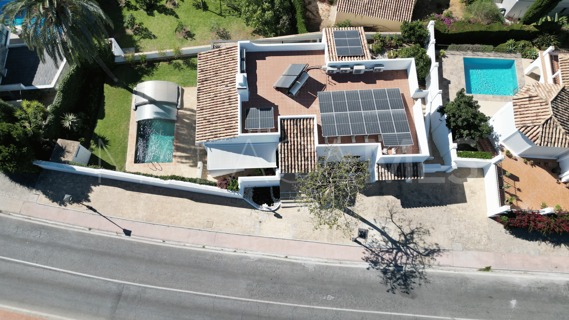 Se vende villa de 4 bedrooms in Nueva Andalucia