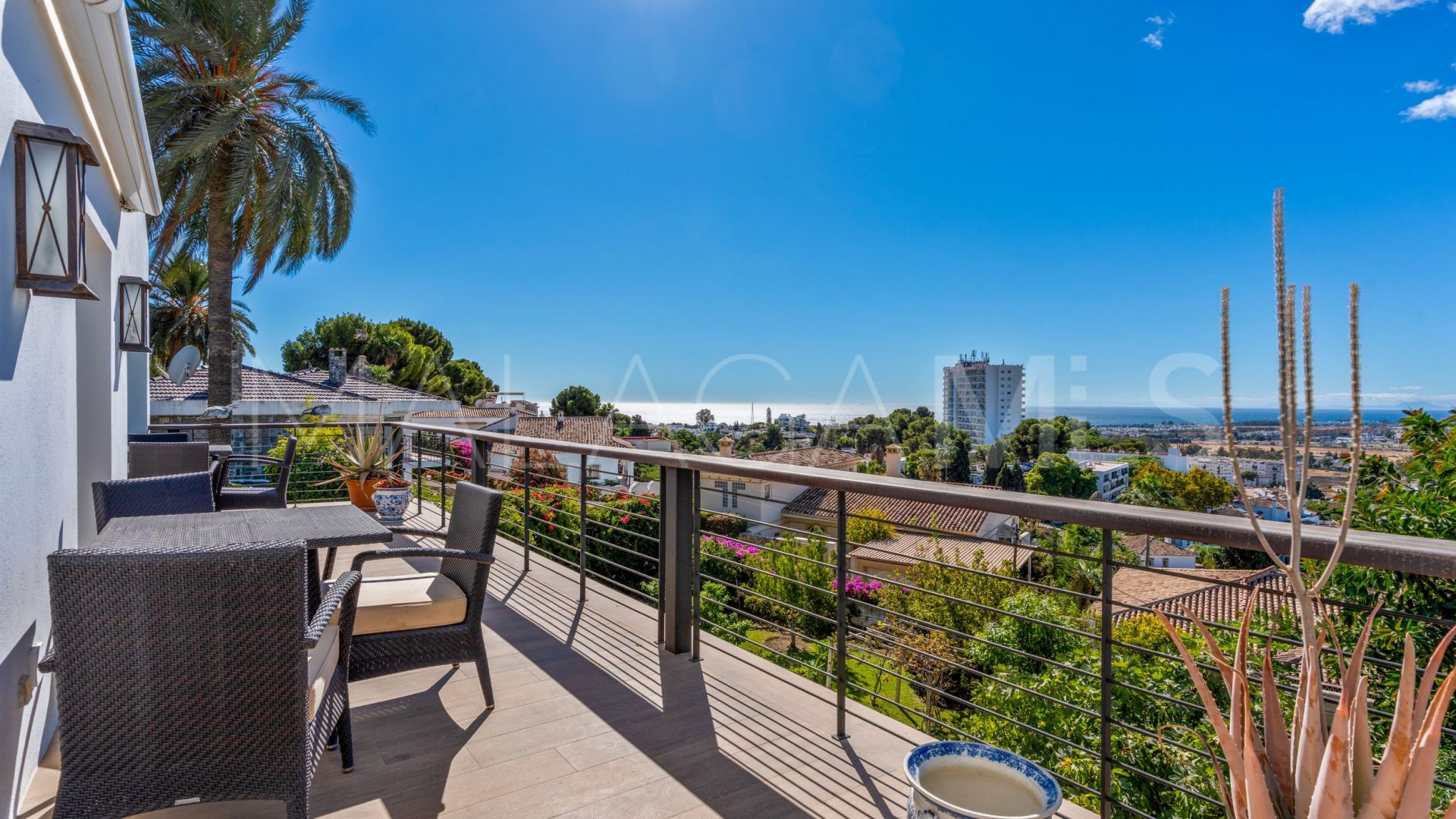 Se vende villa de 4 bedrooms in Nueva Andalucia