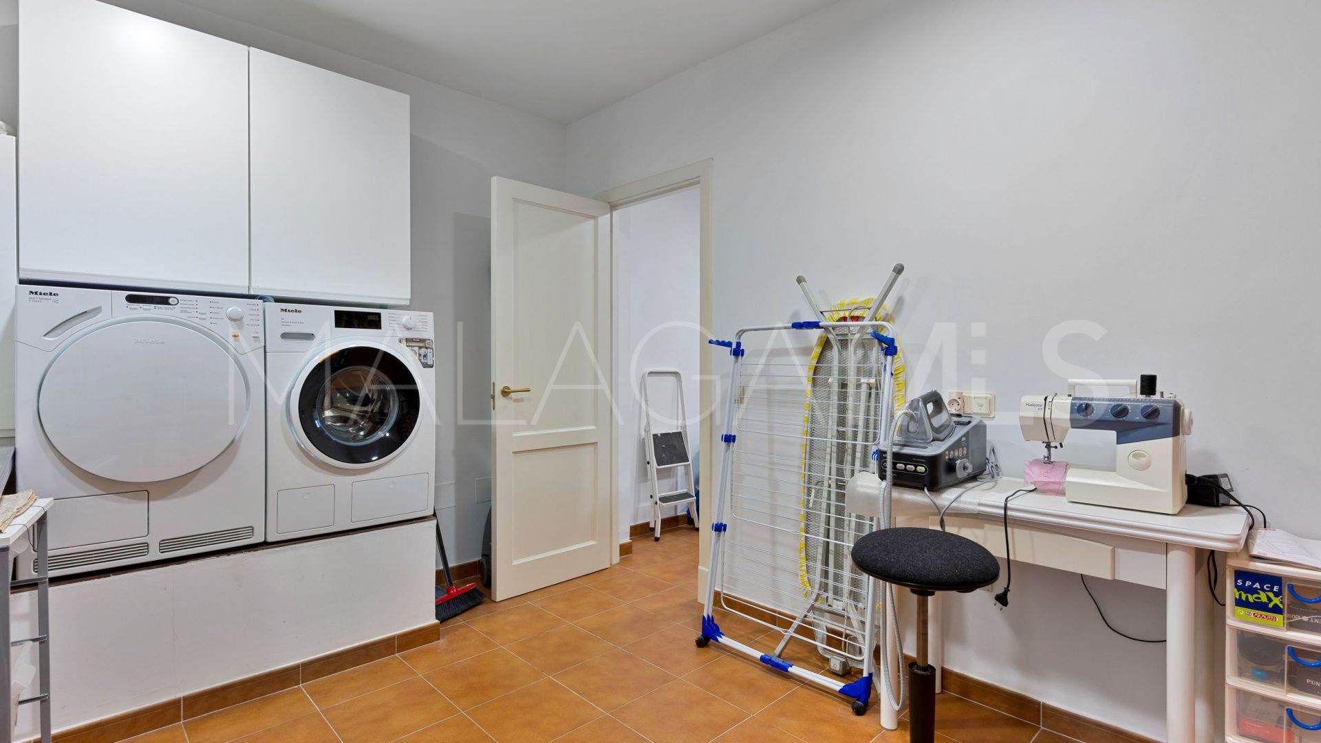 Se vende villa de 4 bedrooms in Nueva Andalucia