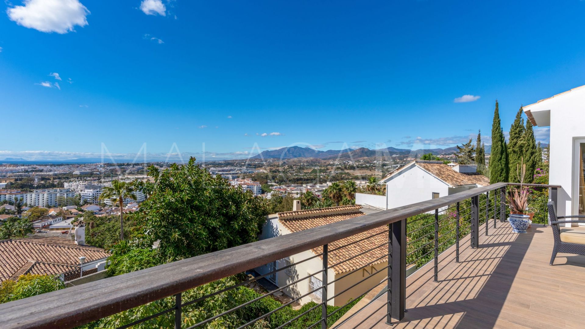 Se vende villa de 4 bedrooms in Nueva Andalucia