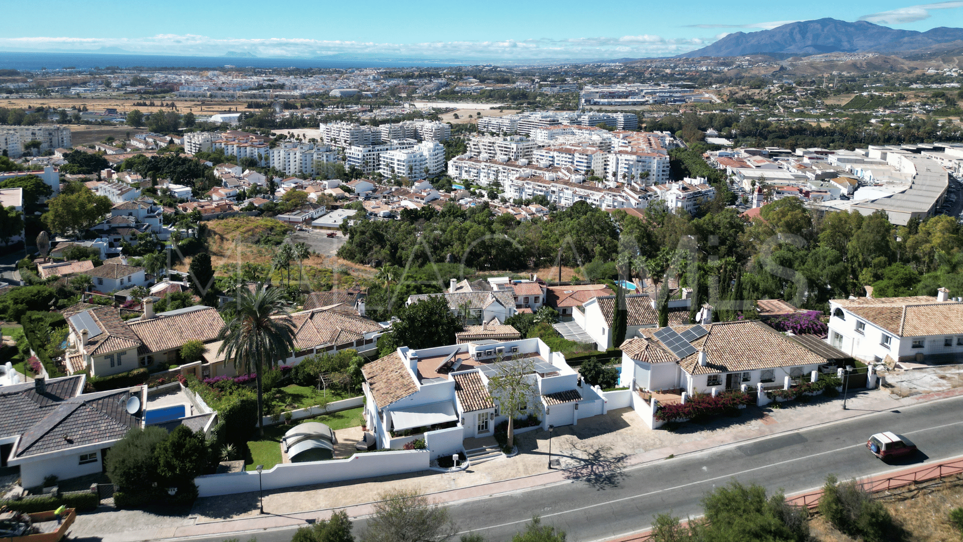 Se vende villa de 4 bedrooms in Nueva Andalucia