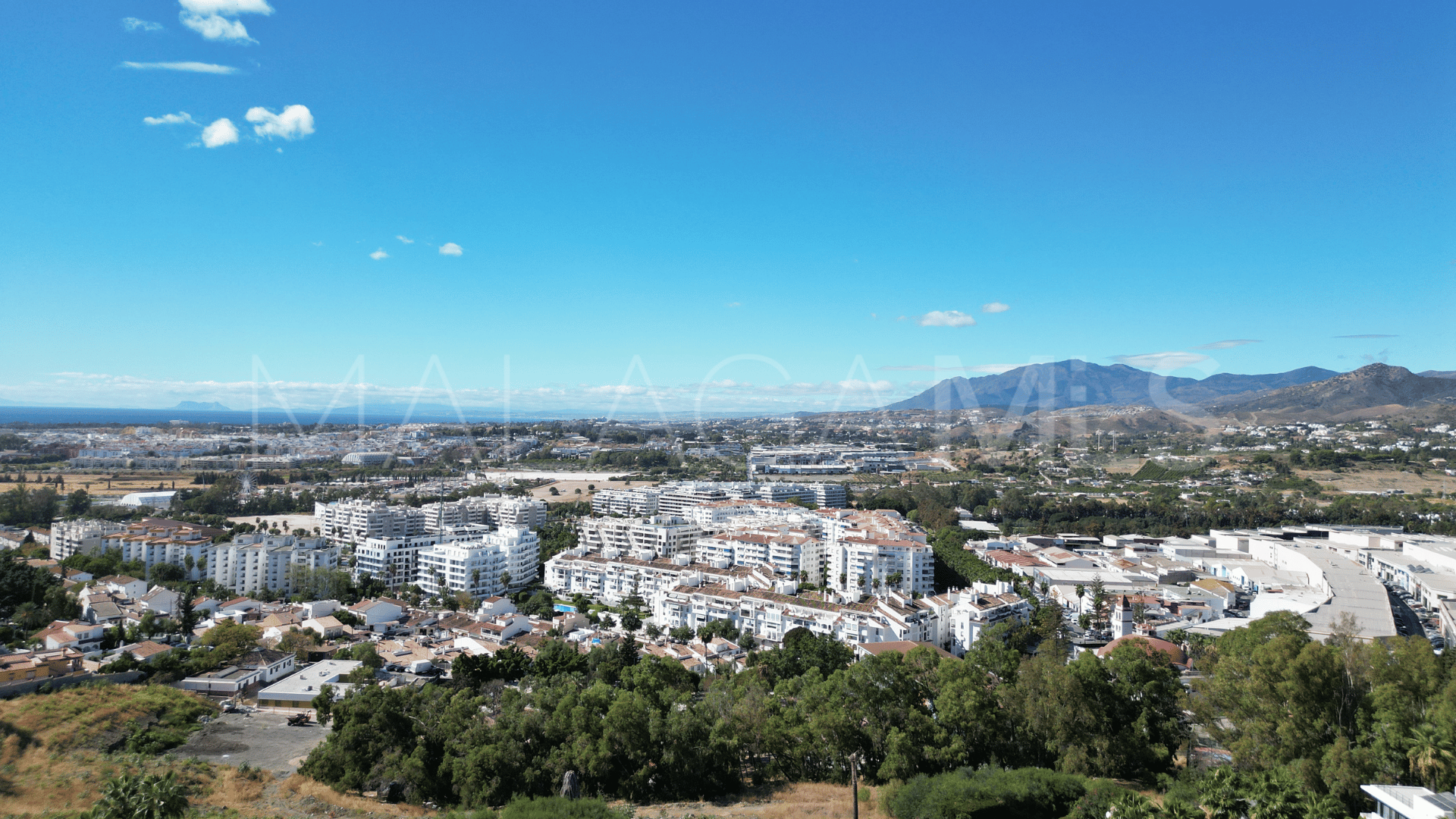 Se vende villa de 4 bedrooms in Nueva Andalucia