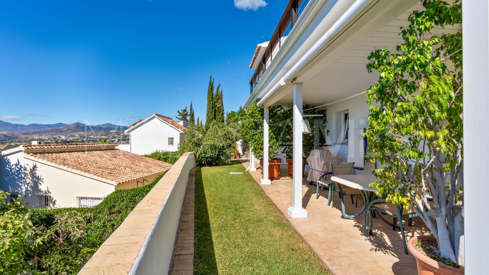 Se vende villa de 4 bedrooms in Nueva Andalucia