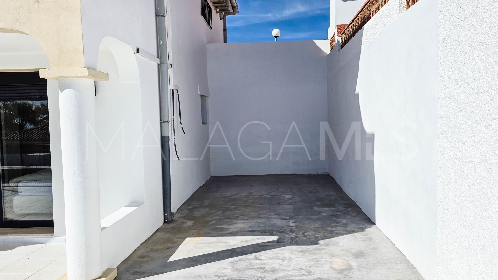 Villa for sale in Alcorrín