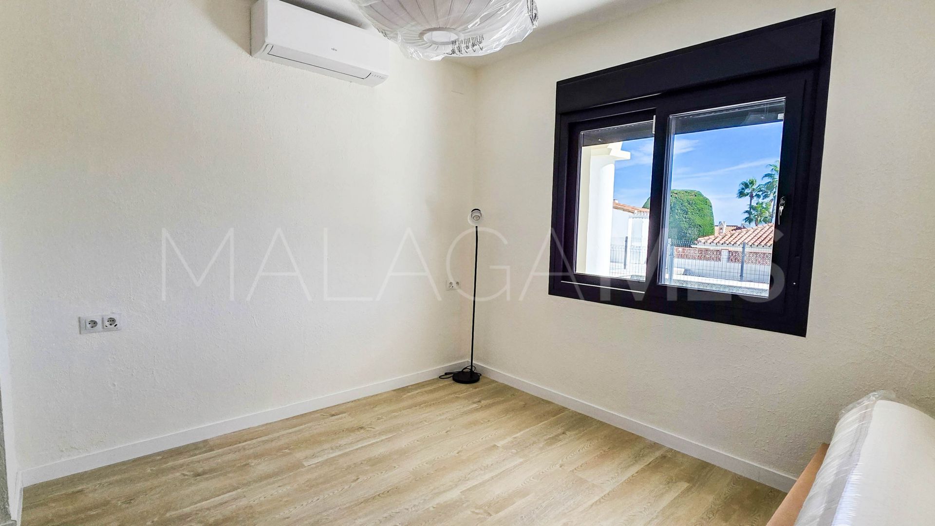 Villa for sale in Alcorrín