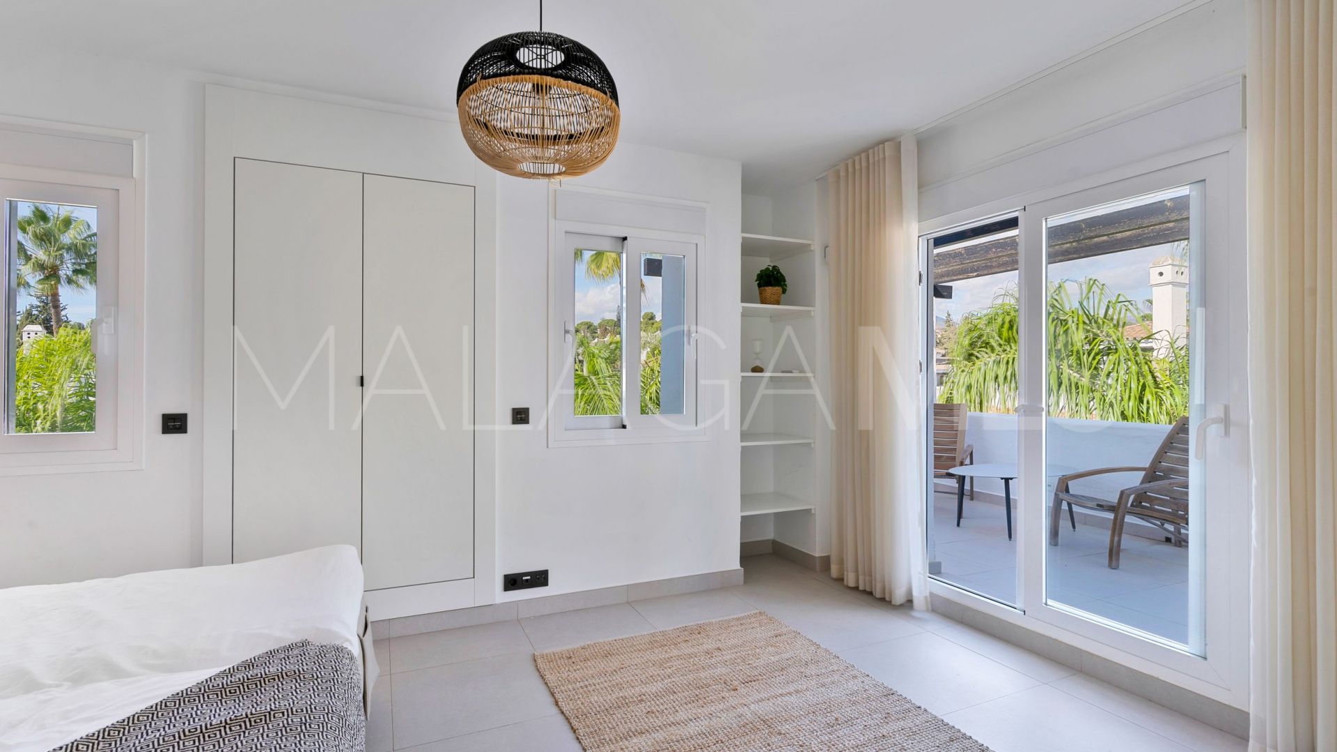 Buy 3 bedrooms duplex penthouse in Los Naranjos de Marbella