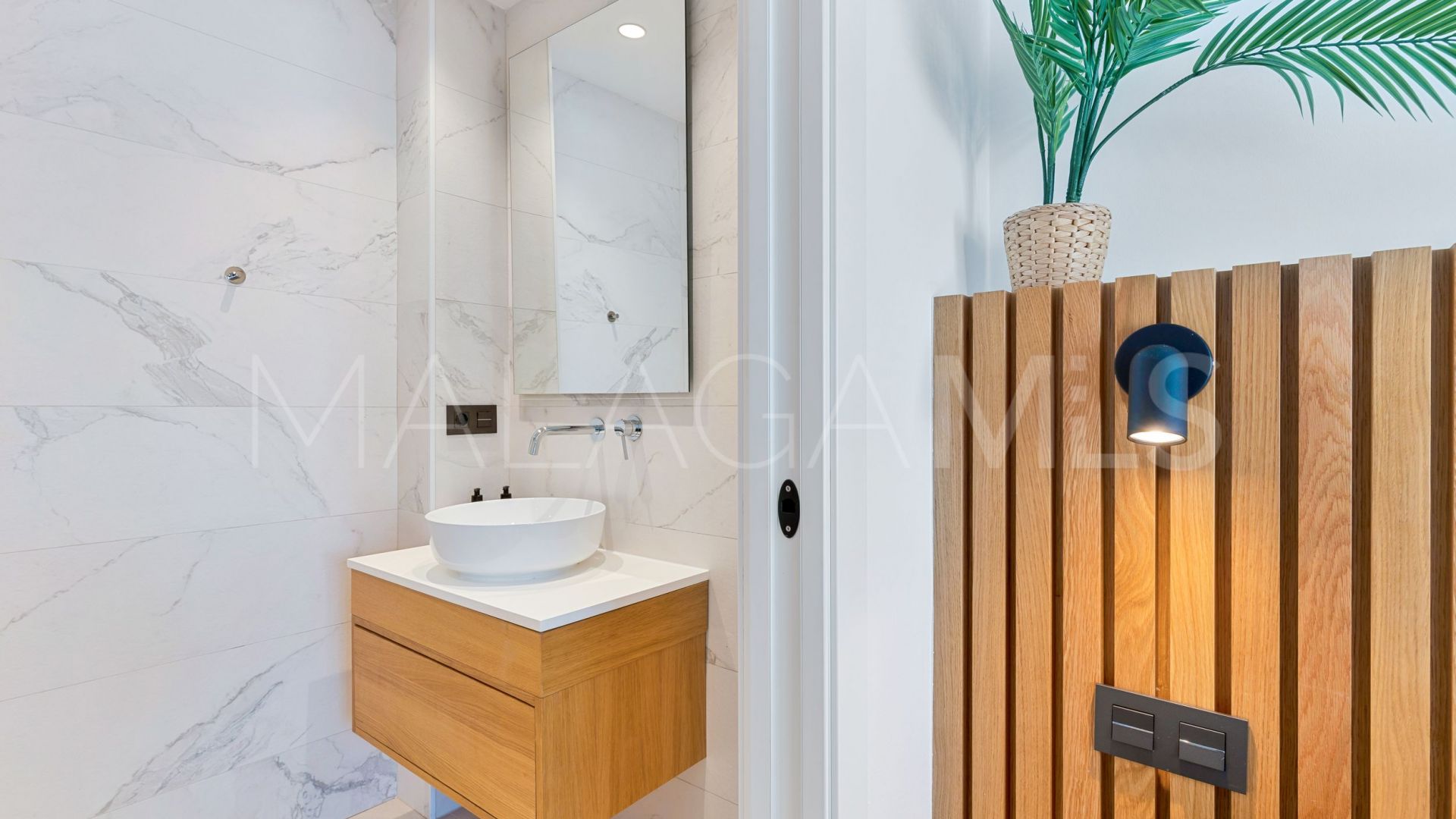 Buy 3 bedrooms duplex penthouse in Los Naranjos de Marbella