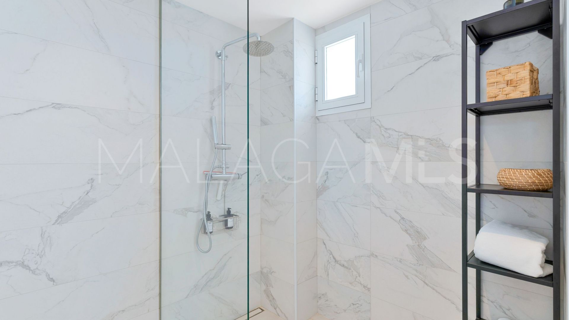 Buy 3 bedrooms duplex penthouse in Los Naranjos de Marbella