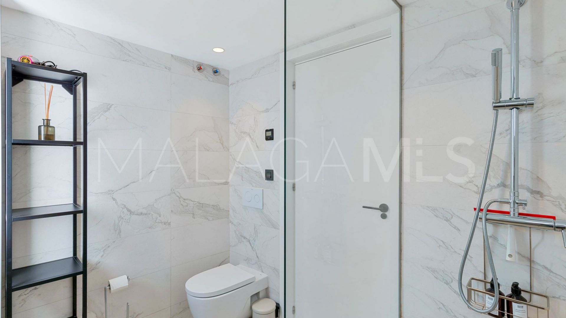 Buy 3 bedrooms duplex penthouse in Los Naranjos de Marbella