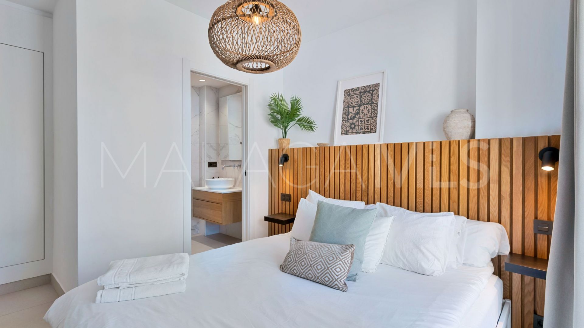 Buy 3 bedrooms duplex penthouse in Los Naranjos de Marbella