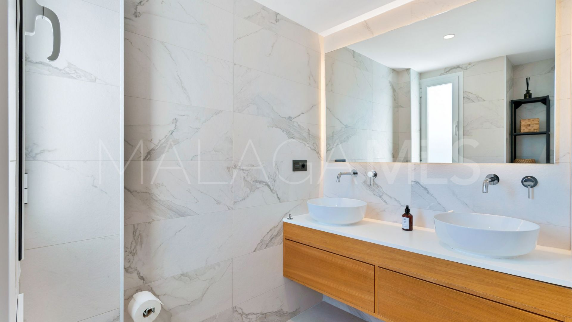 Buy 3 bedrooms duplex penthouse in Los Naranjos de Marbella