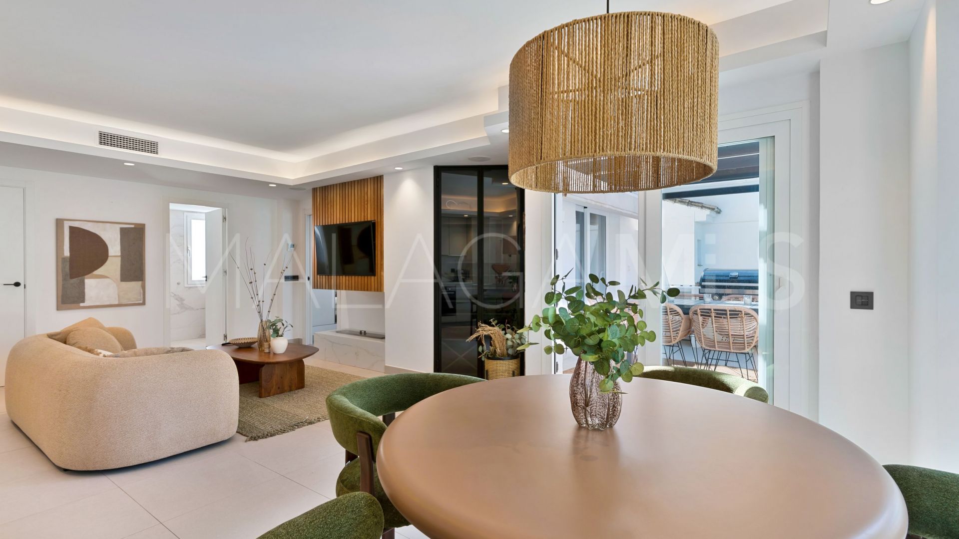 Buy 3 bedrooms duplex penthouse in Los Naranjos de Marbella