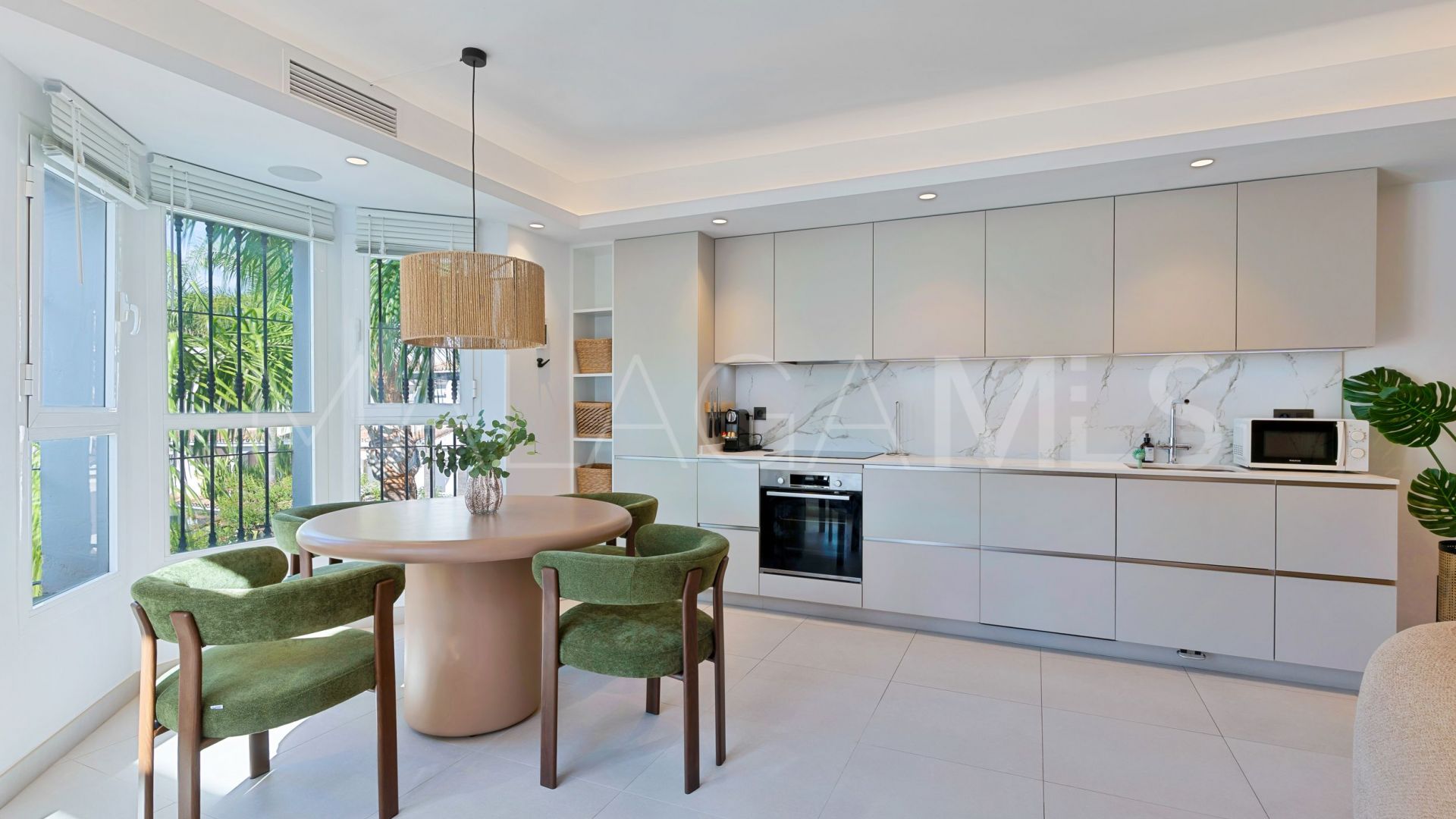 Buy 3 bedrooms duplex penthouse in Los Naranjos de Marbella