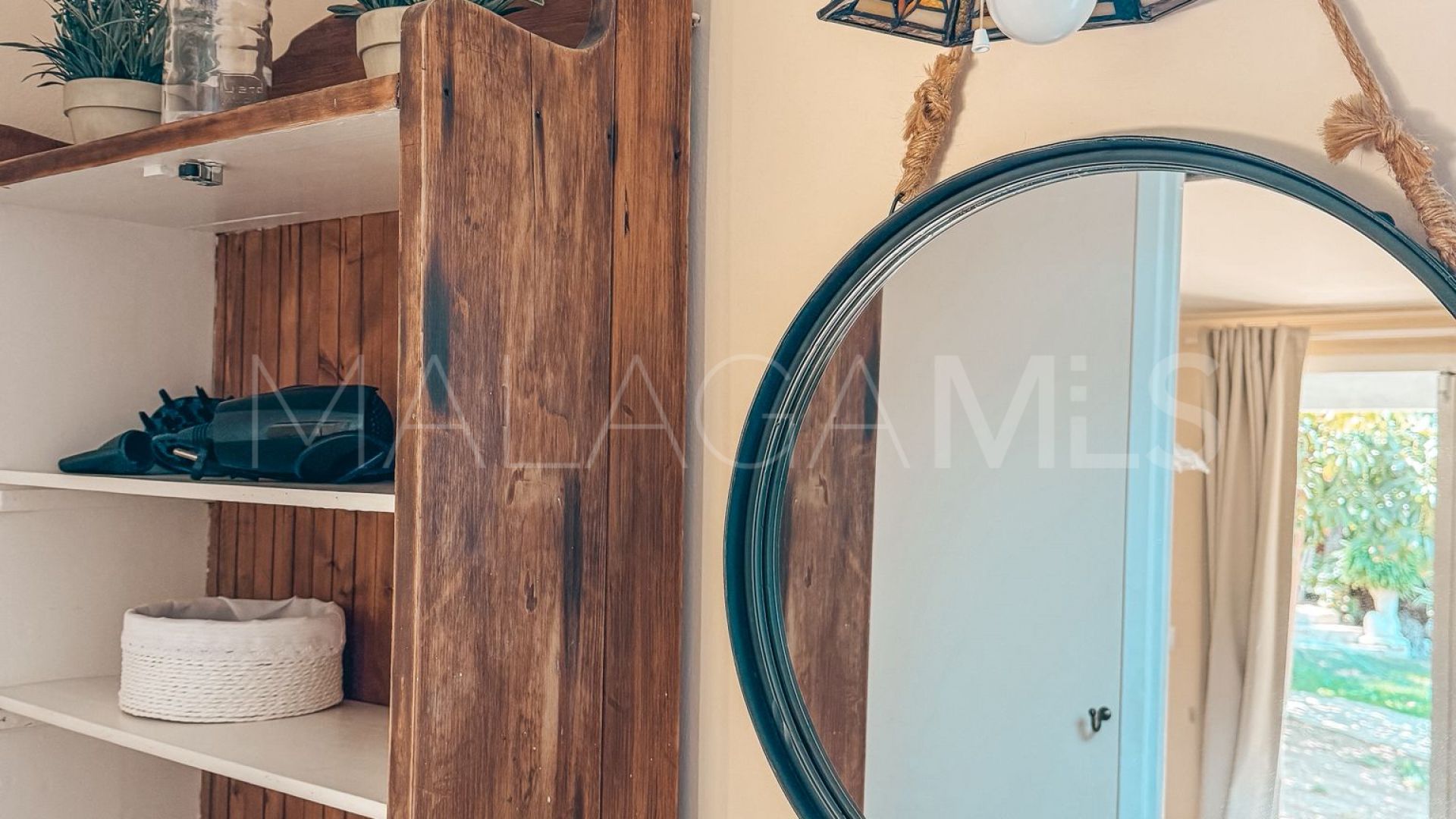 Villa for sale in Nueva Andalucia