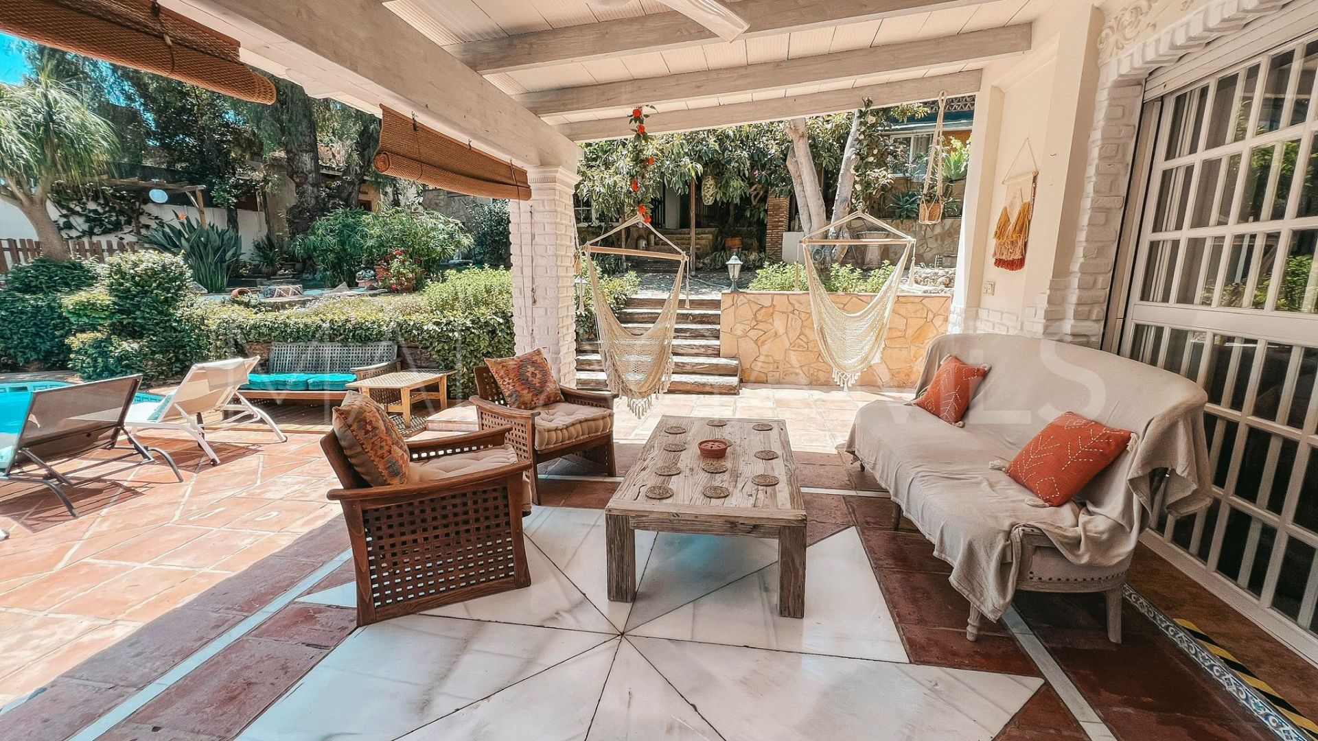 Villa for sale in Nueva Andalucia