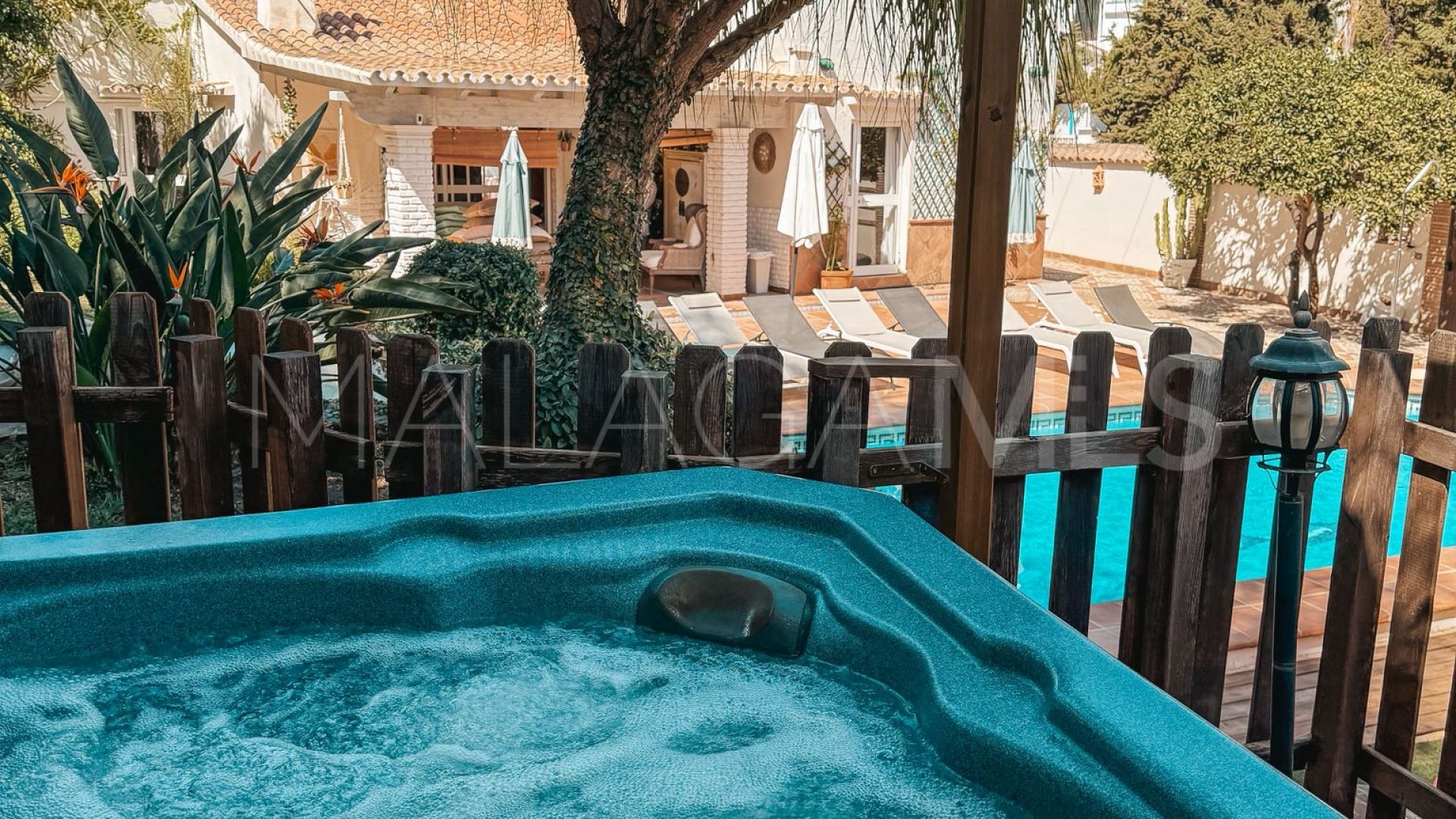 Villa for sale in Nueva Andalucia