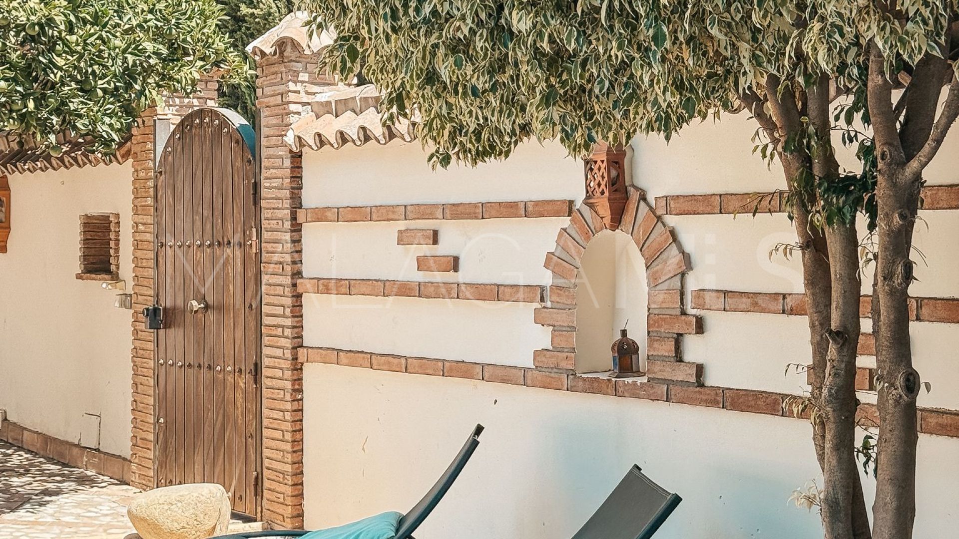 Villa for sale in Nueva Andalucia