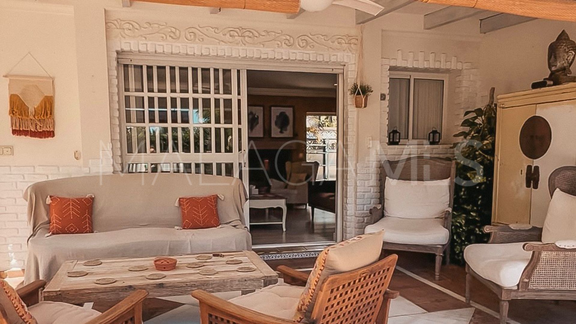 Villa for sale in Nueva Andalucia